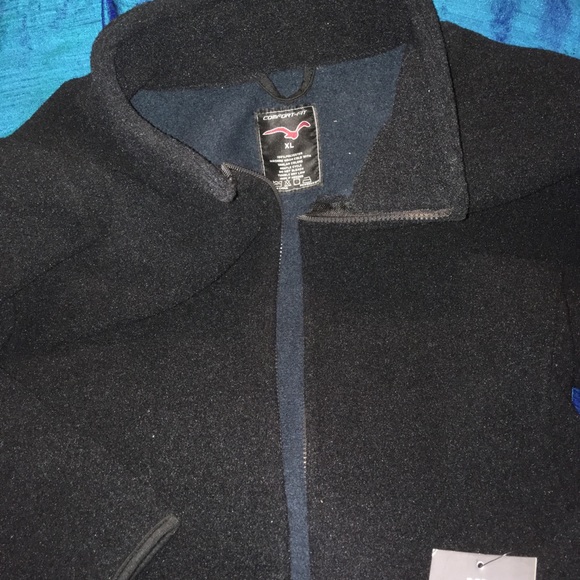 BLACK FLEECE JACKET BY COMFORT FIT. - Picture 2 of 5